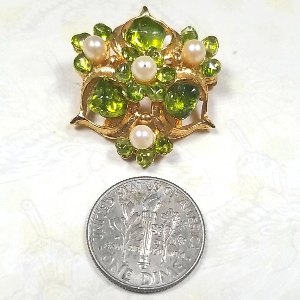 Vintage Faux Pearl Glass Stone Goldtone Brooch